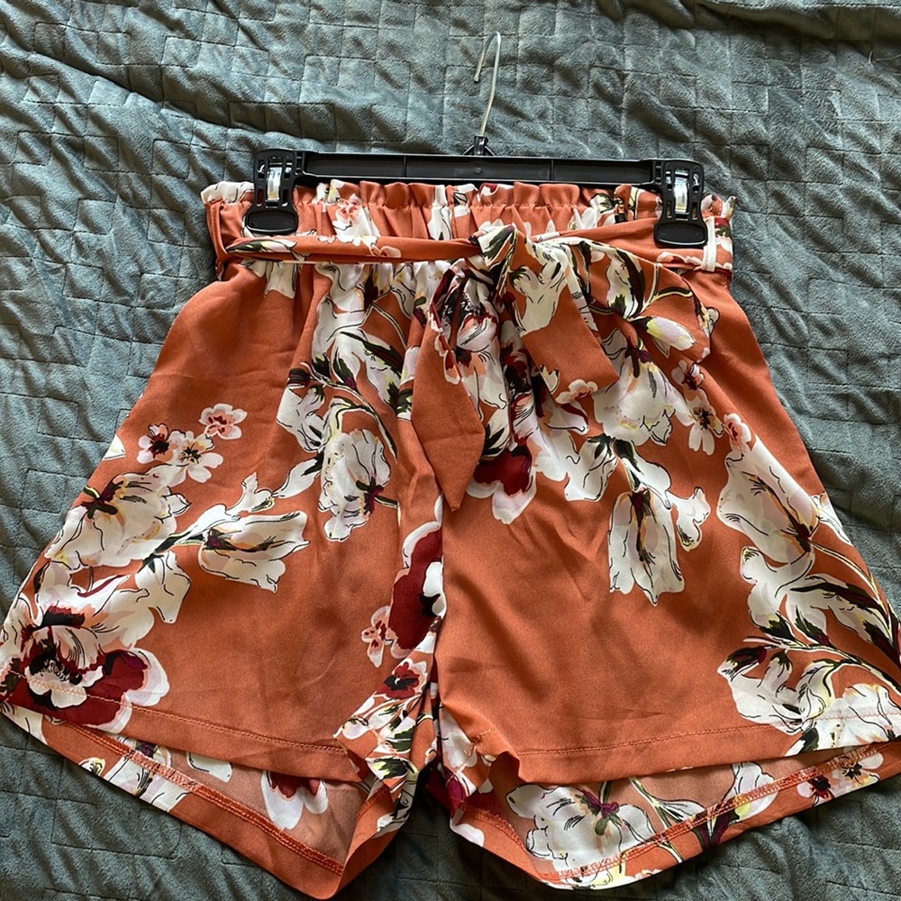 Orange flower shorts: Size L